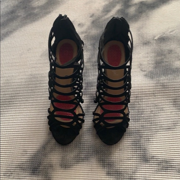 Heels - Picture 2 of 3